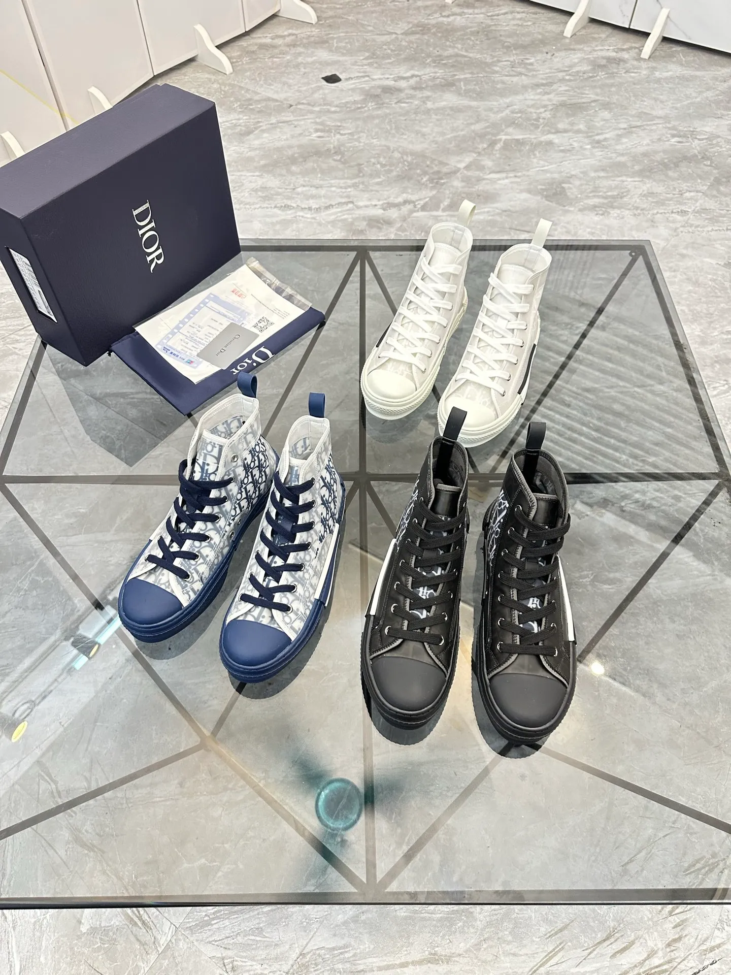 Selling men's shoes 💰: 💰P440¥ Product trademark: Dio* "Dior*" high-top casual shoes Regular size: 36-45 (can be customized to 46) Couple style B23 Product materials: Upper imported original fabric, breathable lining, original outsole. No.: 007
